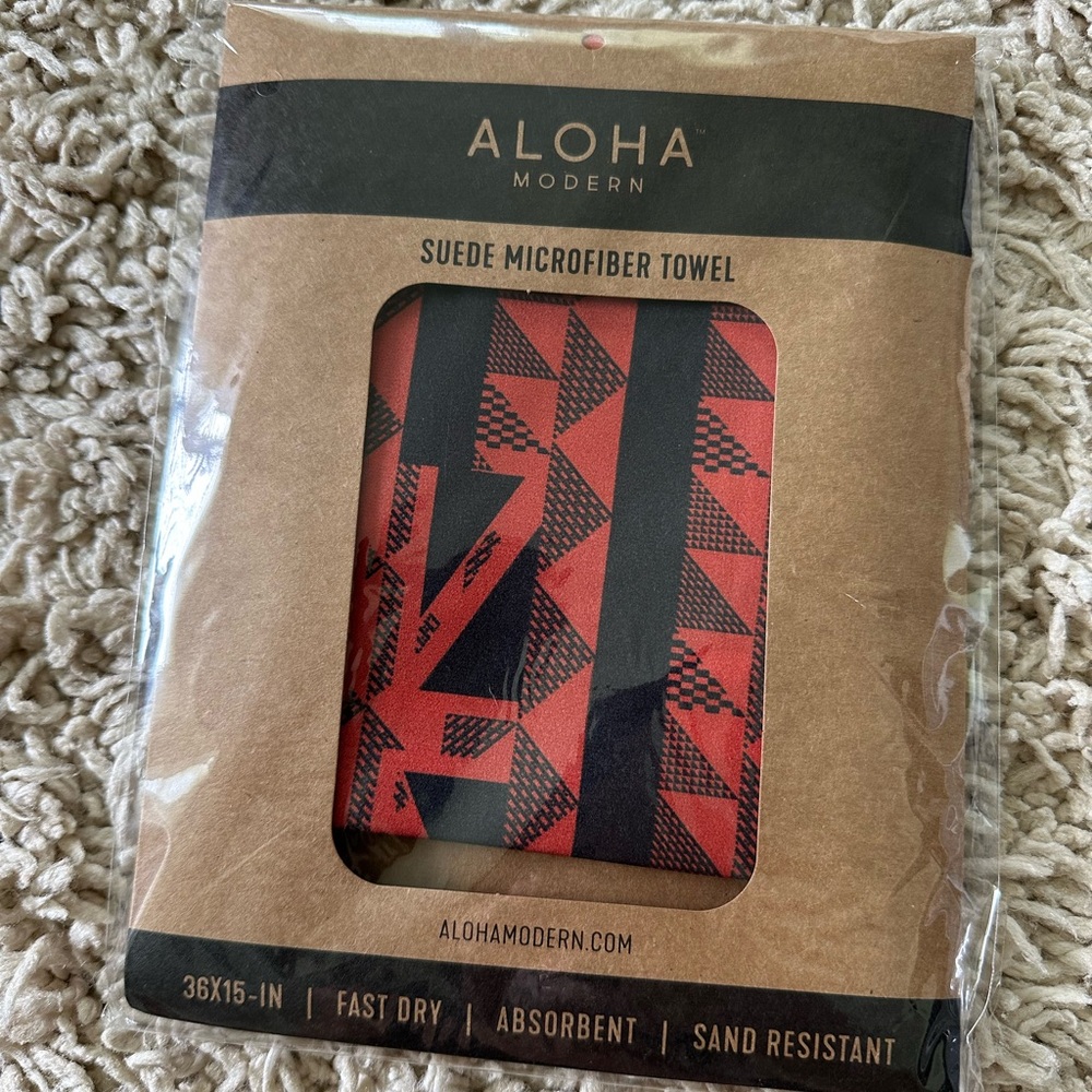 🌊🌊 Suede Microfiber Towel - Red and Black